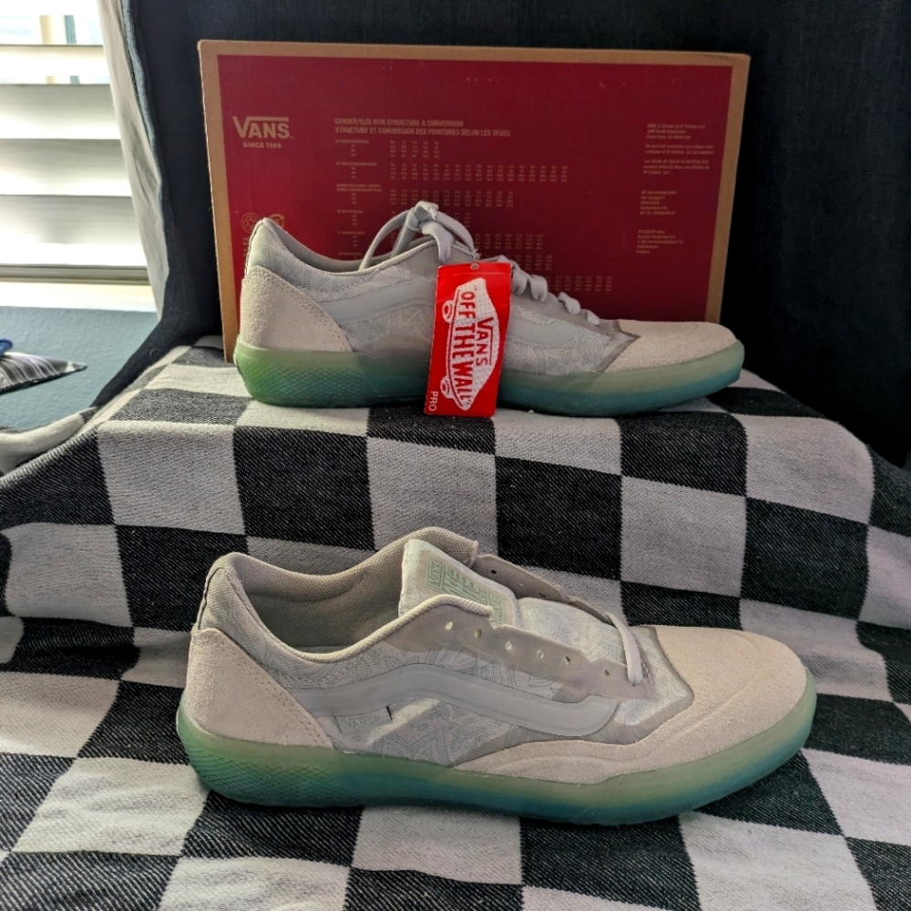 Vans Ave Pro Women Size 8 Beatrice Domond Floral Bone Jade VNOA5HEN38N 1223